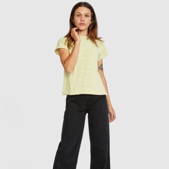 🌸RVCA Sahara Tee🌸 - Picture 6 of 10